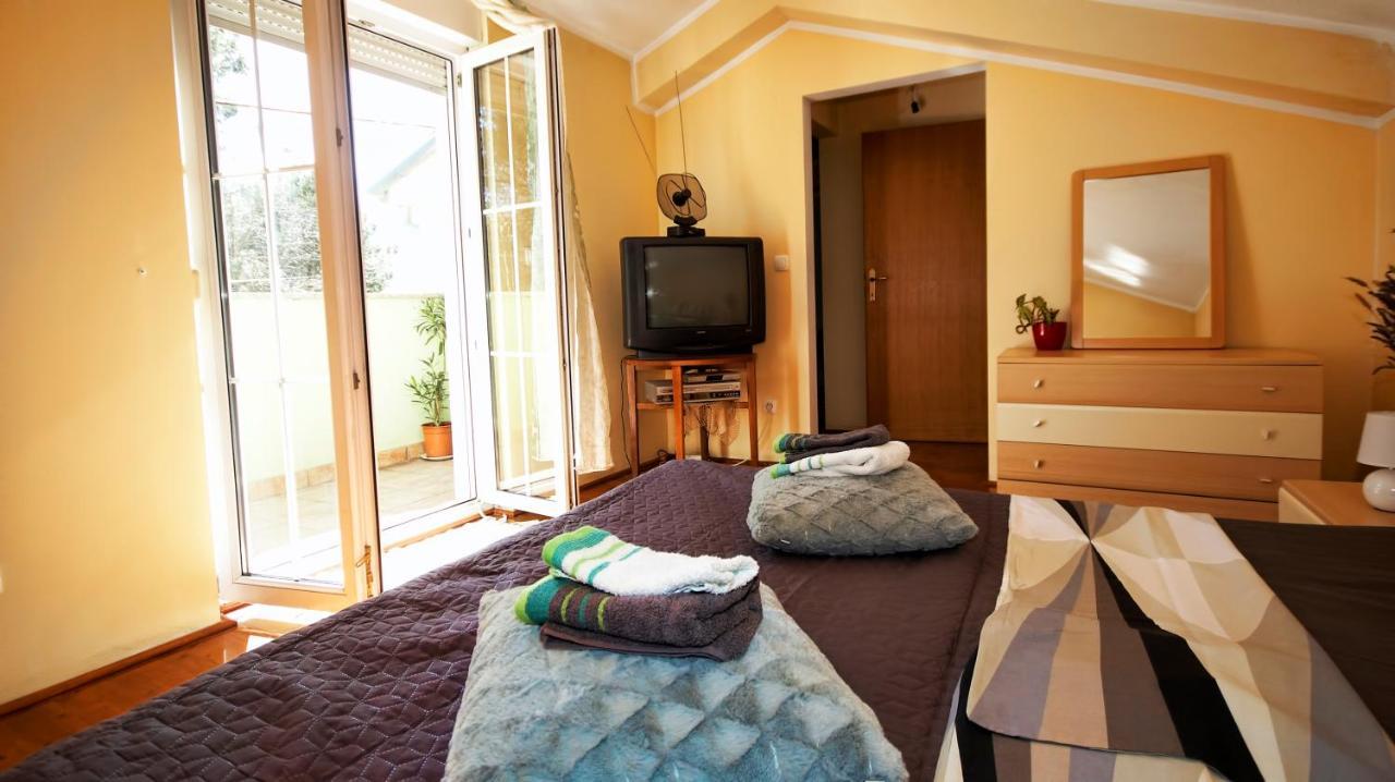 Green House Apartment Pula Exterior foto