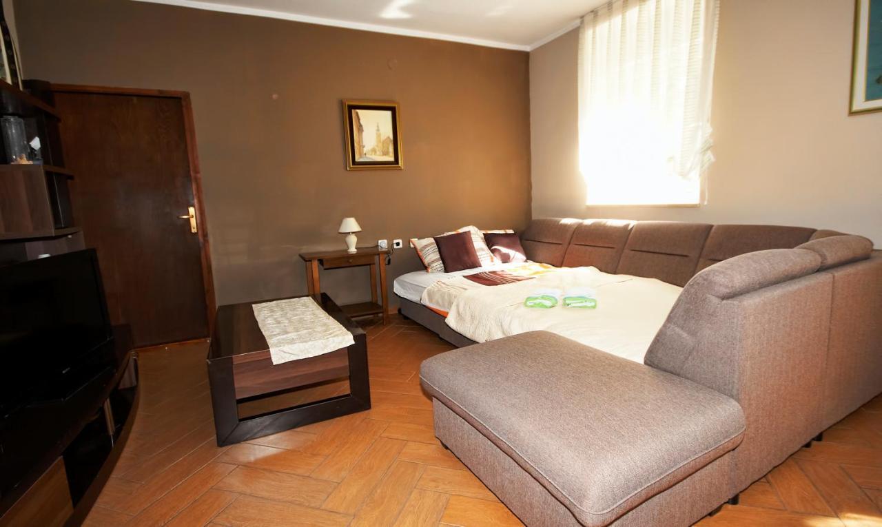 Green House Apartment Pula Exterior foto
